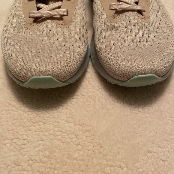 EUC Woman’s Nike Odyssey React - Picture 4 of 7